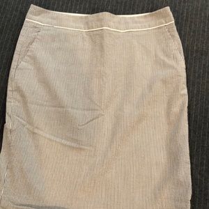 Seersucker The Limited size 8 pencil skirt.